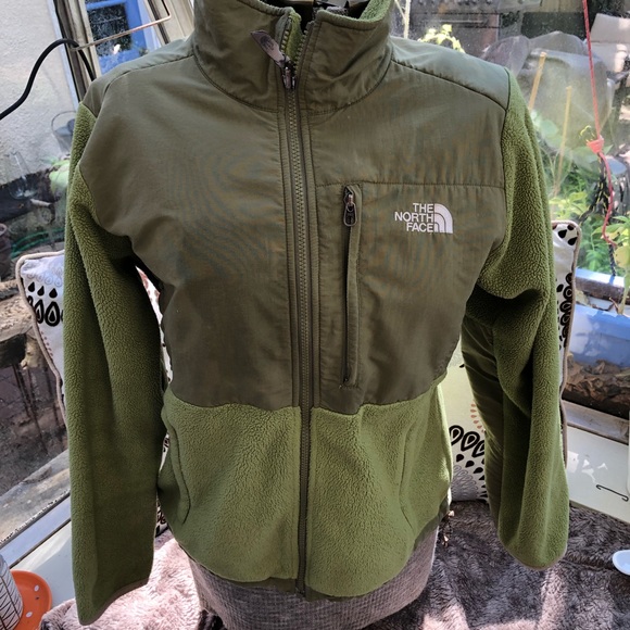 Patagonia zip up jacket!! - Picture 2 of 2
